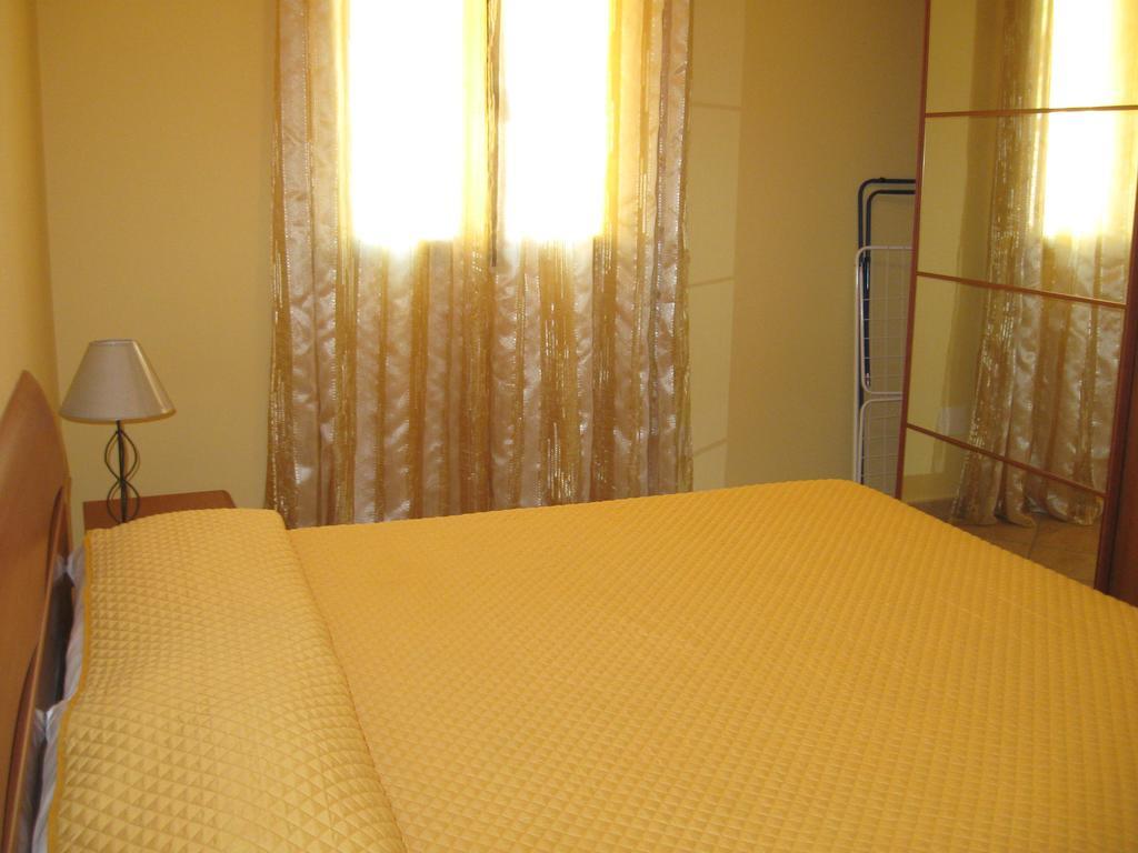 Rosy'S Apartments Trappeto  Habitación foto