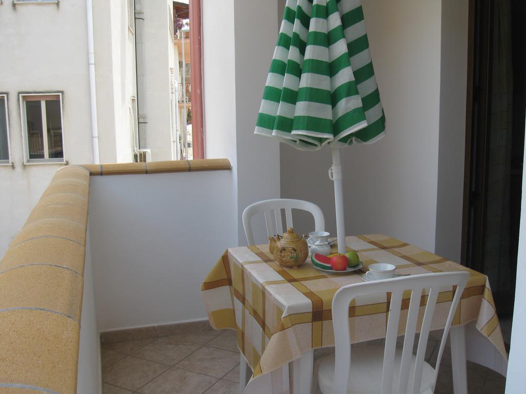 Rosy'S Apartments Trappeto  Habitación foto